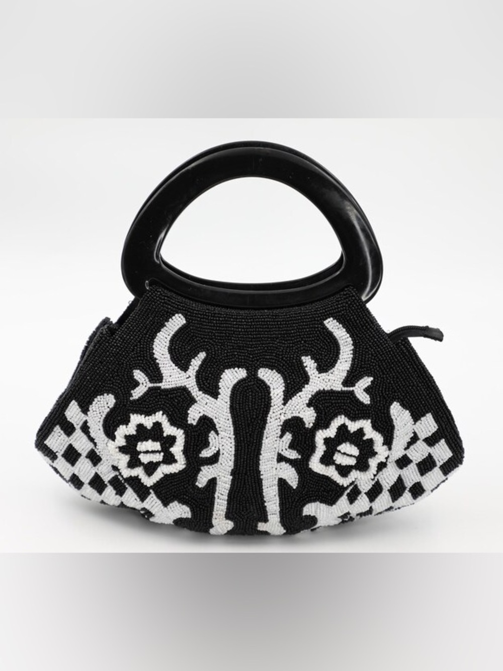 Vintage cache art deco beaded bag with acrylic handle